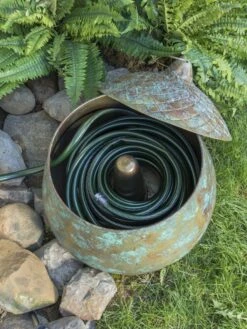 Acorn Hose Pot -Outdoor Garden Supply Store 3 4 crop 8613361 01V