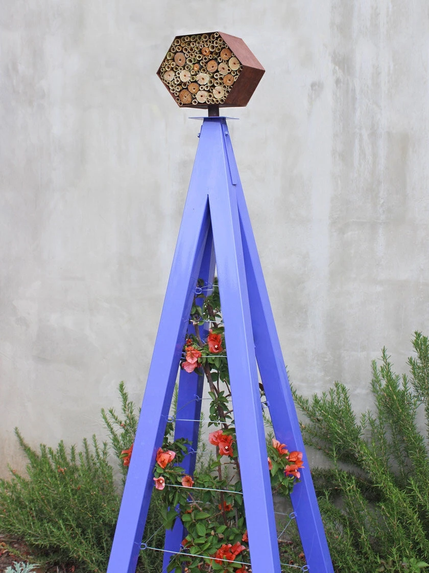 Bee Bungalow + Akoris Garden Tuteur Jr. 2 Bee Bungalow + Akoris Garden Tuteur Jr. - Image 2