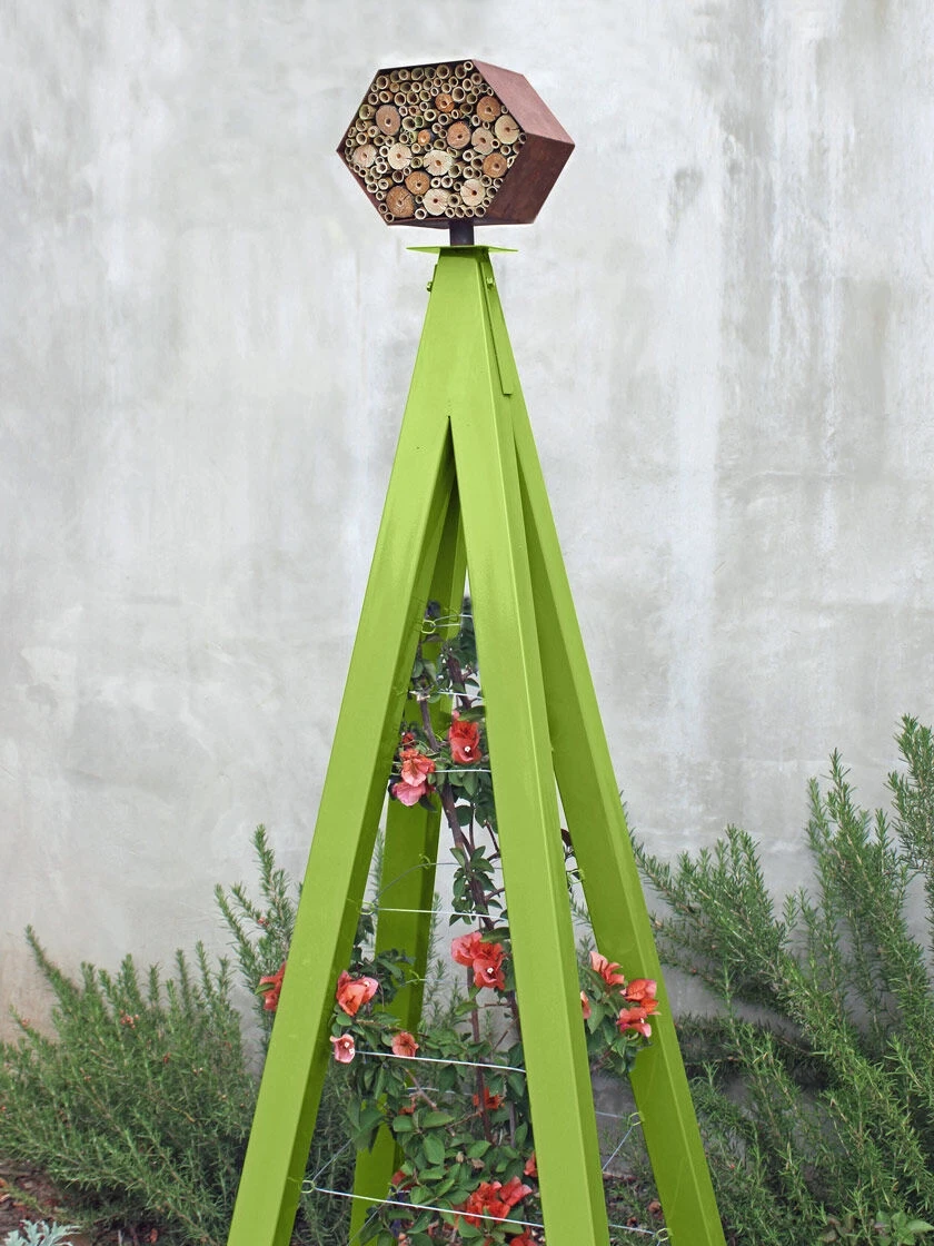 Bee Bungalow + Akoris Garden Tuteur Jr. 6 Bee Bungalow + Akoris Garden Tuteur Jr. - Image 6